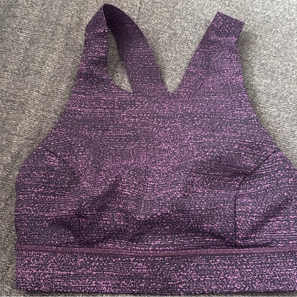 Lululemon sports bra size 4